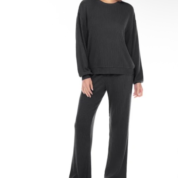 ⭐️ Firm Price ⭐️ NWOT Honeydew gray Pajama Set Cozy loungewear - Picture 2 of 4